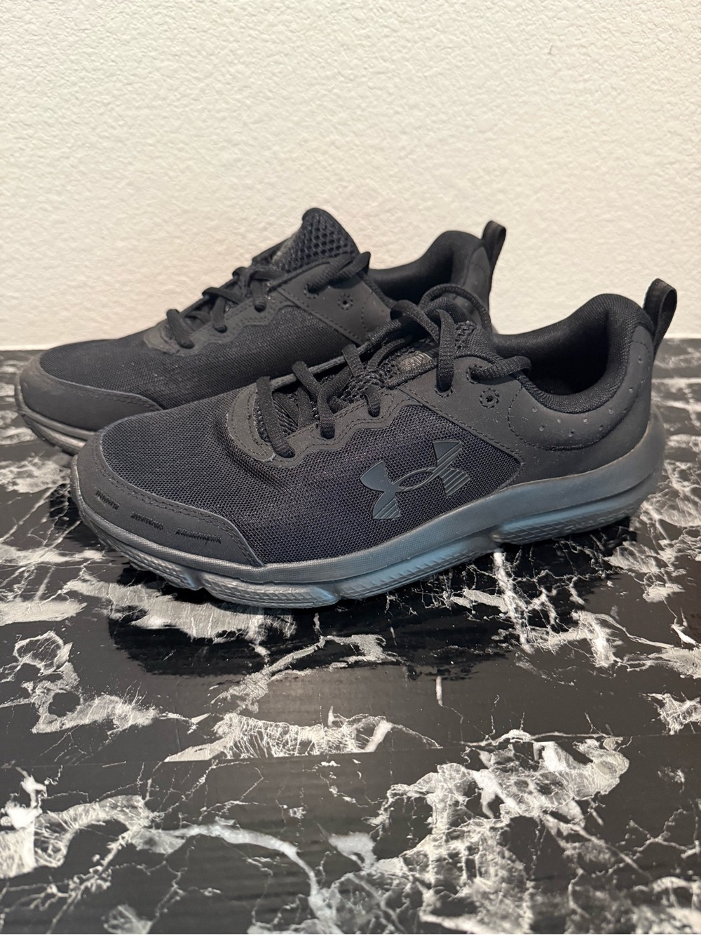 Under Armour Charged Assert 10 Running Shoes